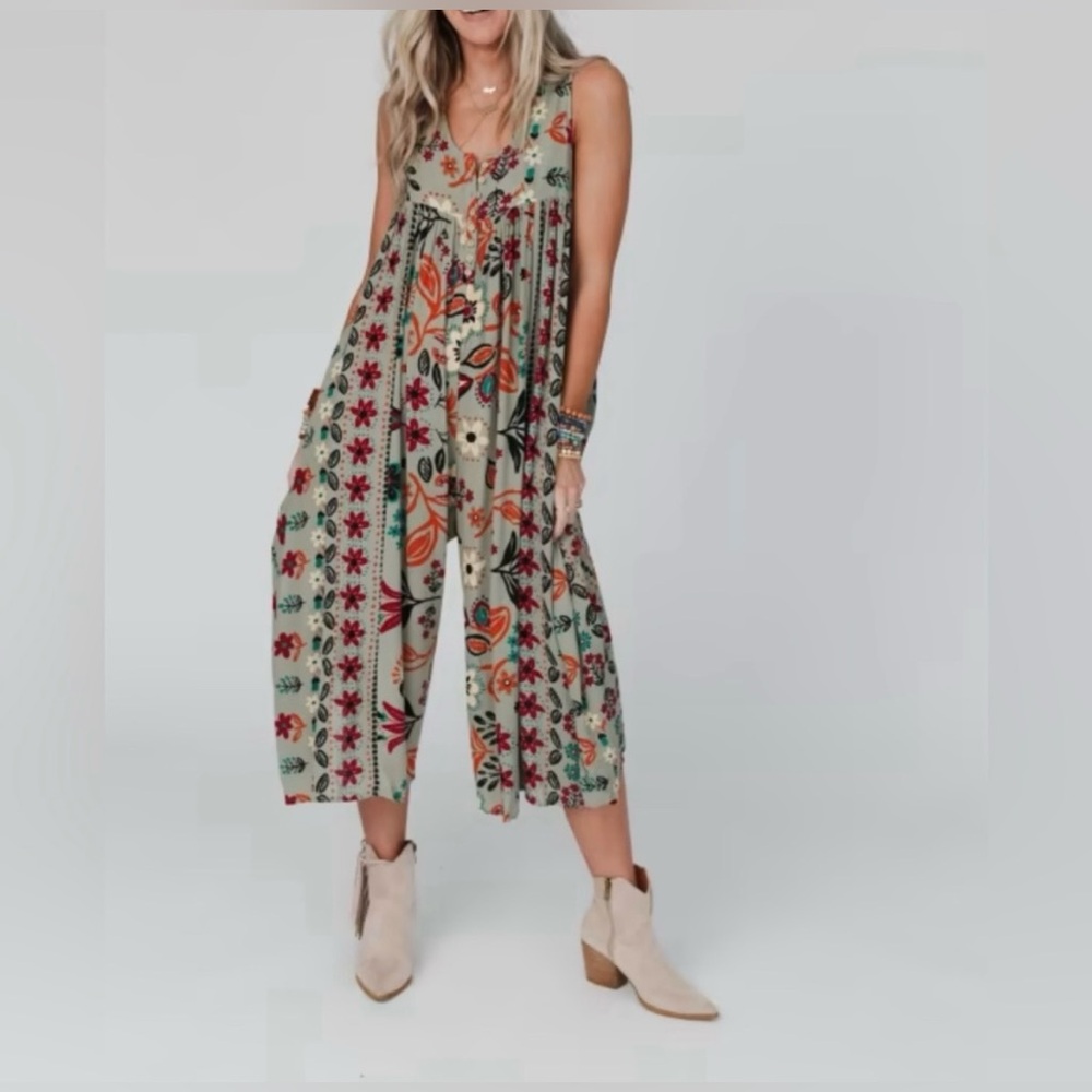 Leona Three Birds Nest Floral Printed Jumpsuit Size Small - Picture 2 of 4